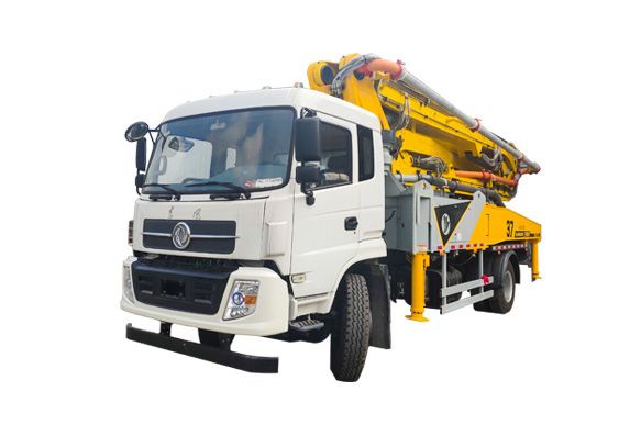 現在在農村市場建房、水利、道路施工的比較多，混凝土的需求量越來越大，所以38米攪拌泵車市場需求越來越大。大部分在城里務工的工友看到了這個市場的商機，都選擇購買38米攪拌泵車回家創業致富。但是小博在此還是給大家提醒下：市場前景雖好，購買依然需謹慎！  攪拌泵車  購機前的注意事項，需考慮做前期市場調查的問題：  1、你是否對設備有足夠的了解，具體施工情況了解嗎?  2、你所在的地方區域，目前房建、水利市場如何，是否有攪拌泵車的需求？  3、你老家的目前商品混凝土的價格？市場需求是否現場攪拌混凝土？  4、市場的前景預期，至少要考慮三到五年？  5、你是否能夠吃苦？雖然38米攪拌泵車提高了效率、節省勞動力，但搞混凝土澆筑這一行，畢竟還是比較辛苦。要做好心理準備。  6、設備操作人員的統籌，需要操作人員4-5名，都需要能吃苦喲！哪里的錢都不好賺。  7、充足的資金準備，購買設備一般在60-120萬之間，雖然廠家會給你提供了融資平臺，但是首付款您還是要準備的。  以上市場調查了解清楚以后再購買攪拌泵車是不是更安心呢，詳細各位把設備買回家，要不了多少就可以回本了~