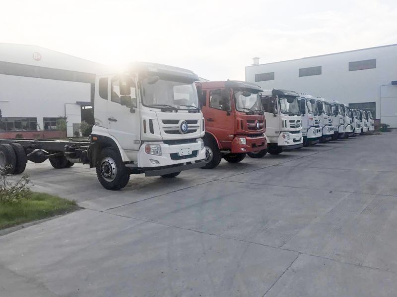 攪拌輸送一體機施工時混凝土出現裂縫怎么解決？