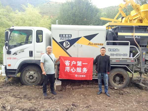 混凝土泵車客戶9月保養巡檢